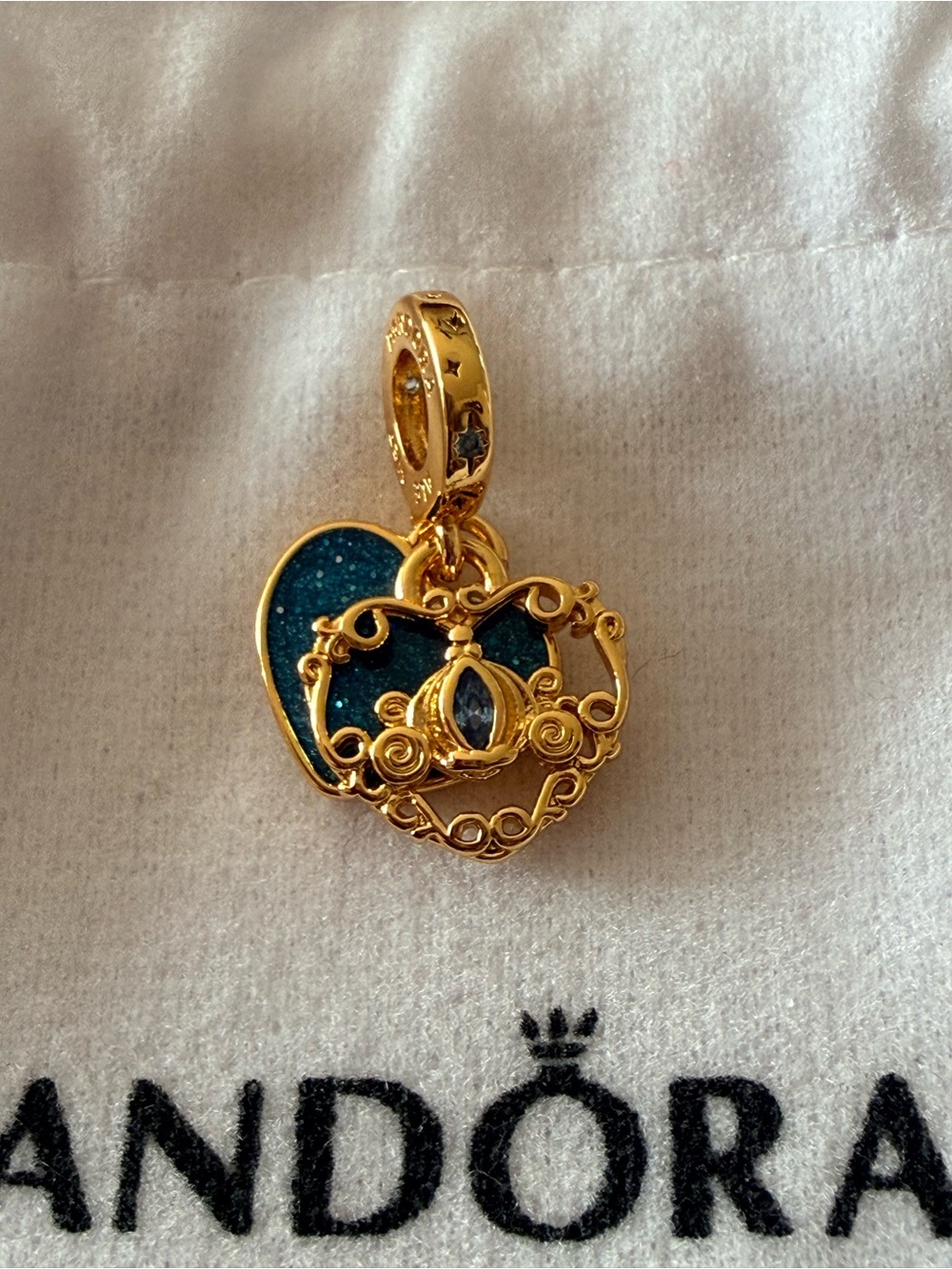 Pandora Disney Cinderella’s Carriage & Heart Double Dangle Charm